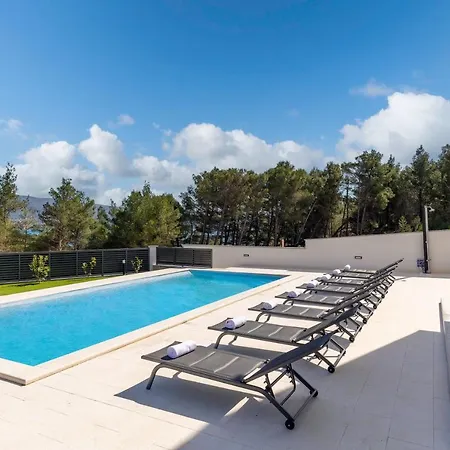 Pine Villa *