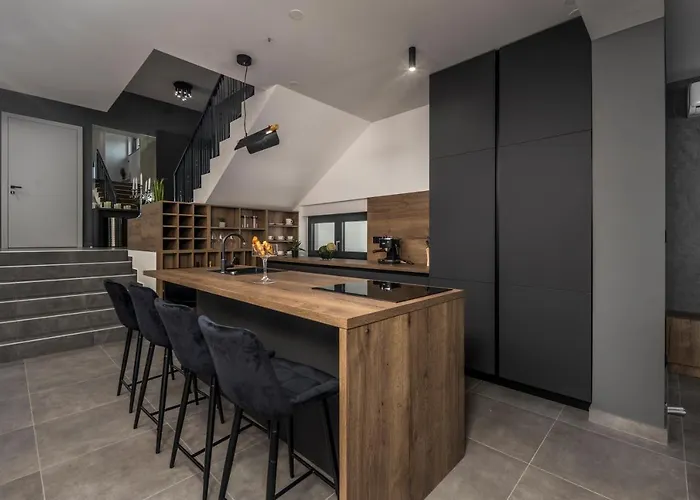 Pine Villa *