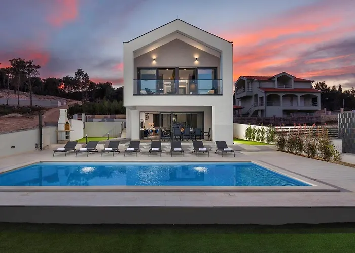 Villa Pine