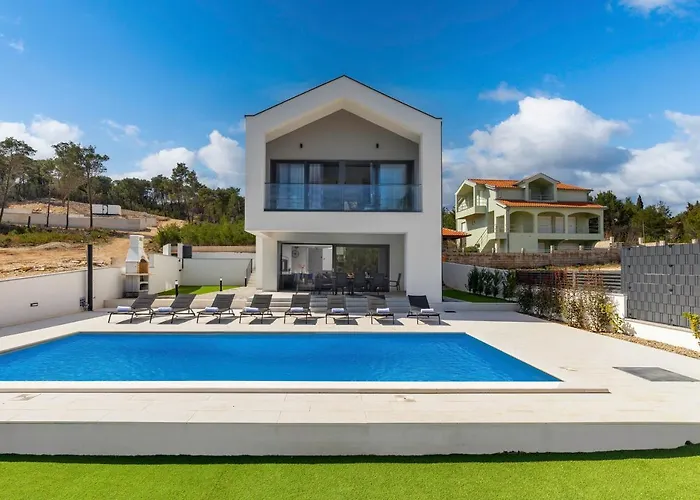 Pine וילה Pridraga