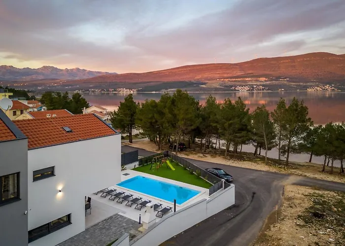 Pine Вилла Pridraga